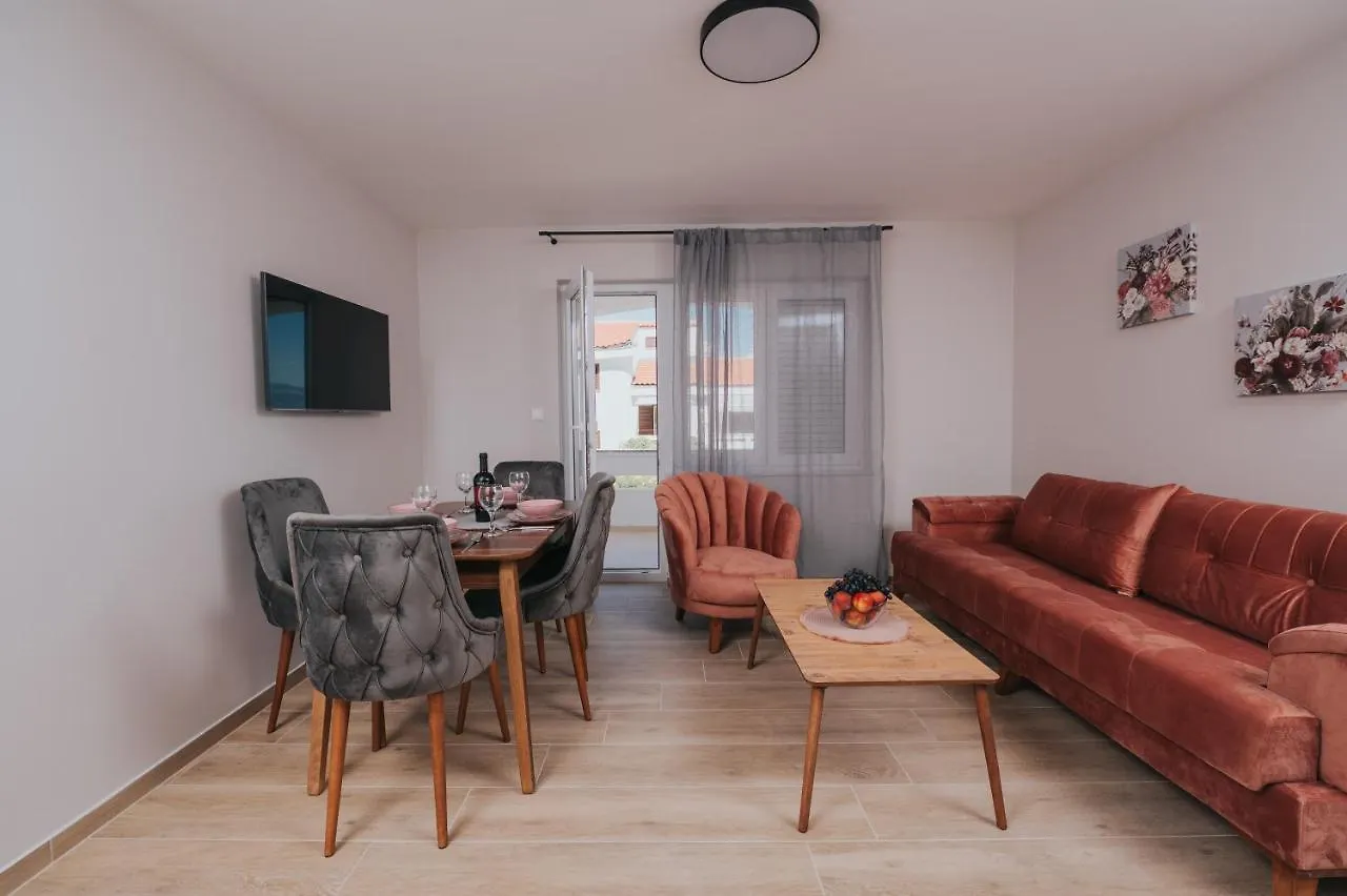 Apartments Virgine Maria Башка 0*,